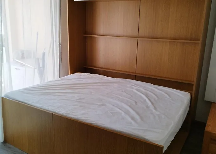 - Les Hauts D'azur * Saint-Pierre-la-Mer (Aude)